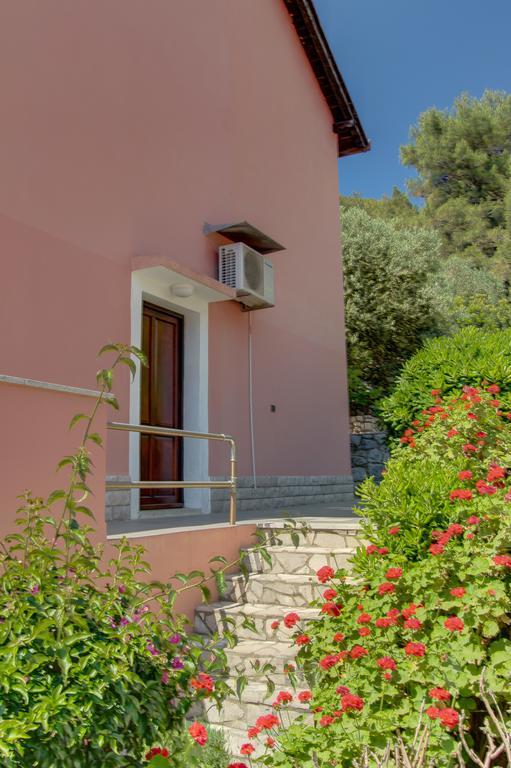 Apartments Villa Julija Mali Lošinj Quarto foto