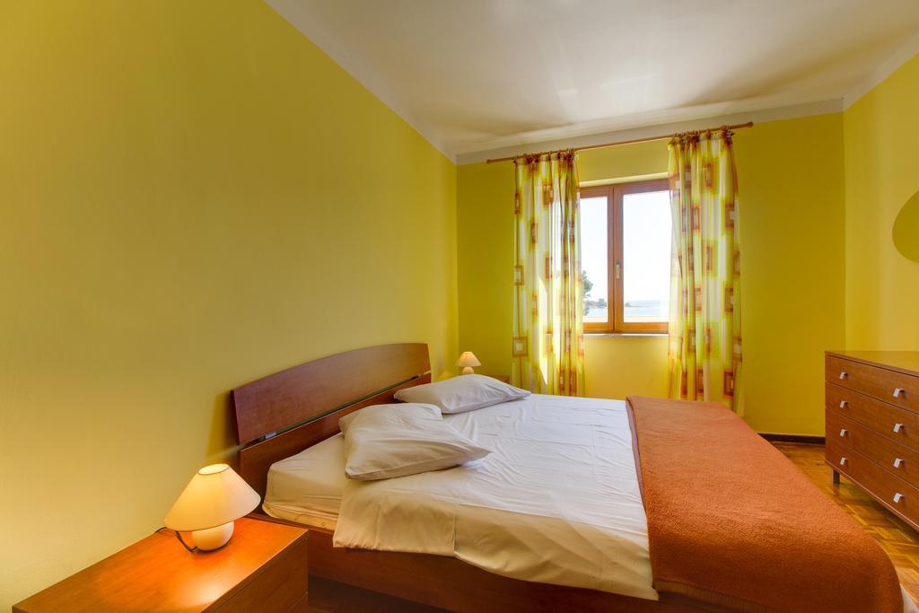 Apartments Villa Julija Mali Lošinj Quarto foto