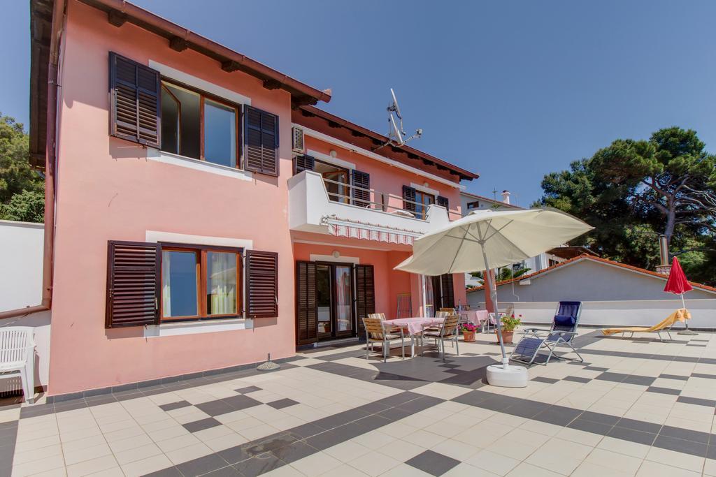 Apartments Villa Julija Mali Lošinj Quarto foto