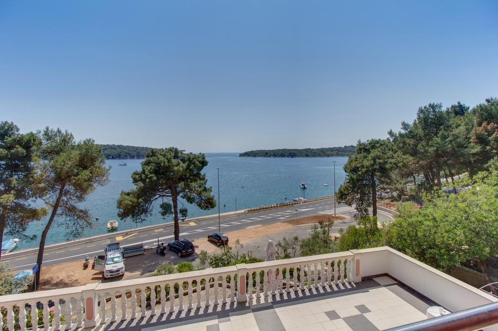 Apartments Villa Julija Mali Lošinj Quarto foto