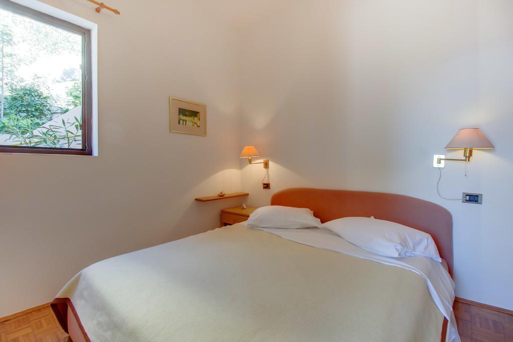 Apartments Villa Julija Mali Lošinj Quarto foto