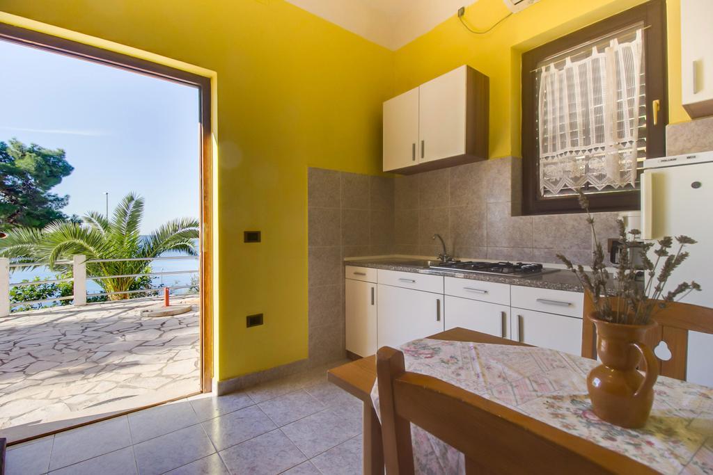Apartments Villa Julija Mali Lošinj Quarto foto