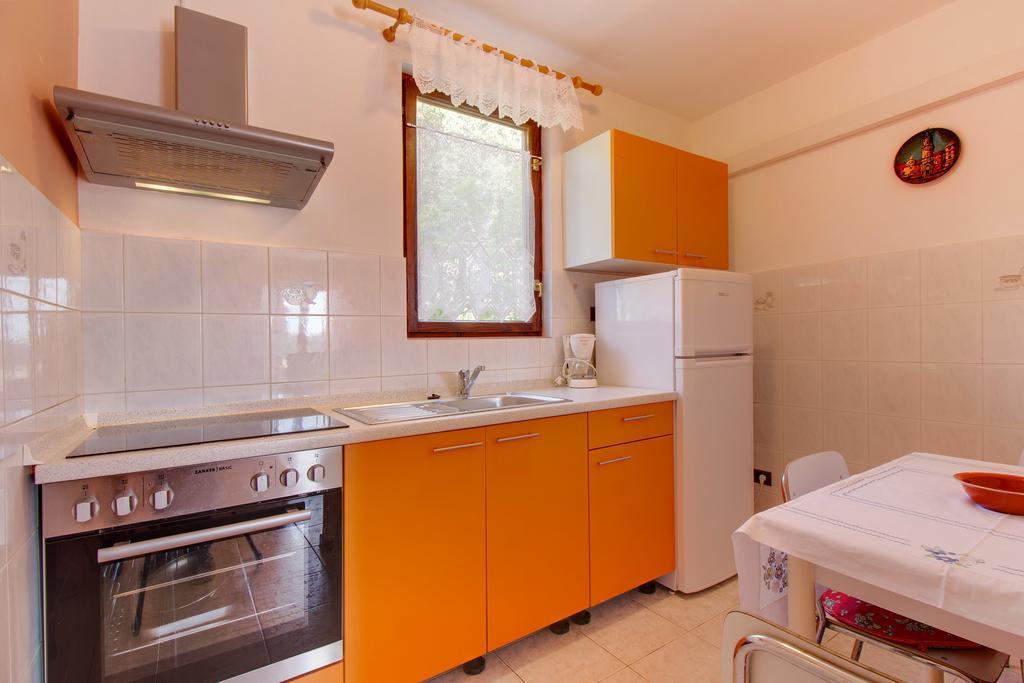 Apartments Villa Julija Mali Lošinj Quarto foto